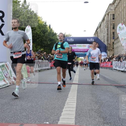 06.09.2026 - CURREX Alsterlauf Yannick Fuchs http://msf.ph/oto/10148046 06.09.2026 09:49:16 Ziel 2009, 2216, 3383, 3845, 3898, 4249, 5331, 5448, 5667, 5924, 6173, 6380, 6415, 8065 meine-sportfotos.de