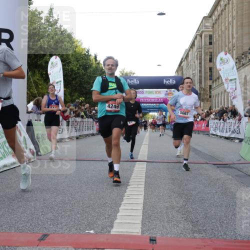 06.09.2026 - CURREX Alsterlauf Yannick Fuchs http://msf.ph/oto/10148057 06.09.2026 09:49:16 Ziel 2009, 2216, 3383, 3845, 3898, 4249, 5331, 5448, 5667, 5924, 6173, 6380, 6415, 8065 meine-sportfotos.de
