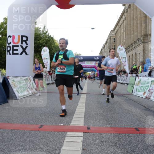 06.09.2026 - CURREX Alsterlauf Yannick Fuchs http://msf.ph/oto/10148075 06.09.2026 09:49:16 Ziel 2009, 2216, 3383, 3845, 3898, 4249, 5331, 5448, 5667, 5924, 6173, 6380, 6415, 8065 meine-sportfotos.de