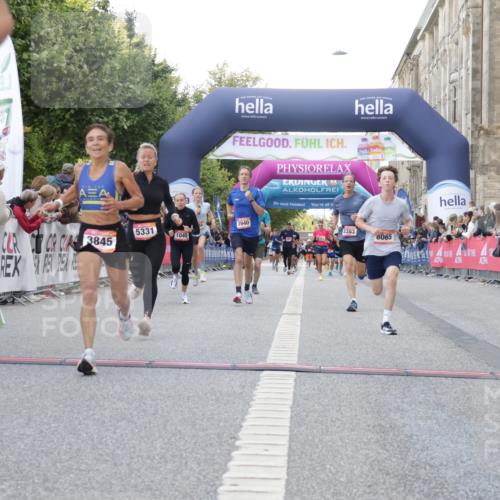 06.09.2026 - CURREX Alsterlauf Yannick Fuchs http://msf.ph/oto/10148123 06.09.2026 09:49:19 Ziel 1045, 2009, 2216, 3383, 3845, 3940, 4249, 4722, 4999, 5331, 5667, 5784, 5924, 6173, 6415, 8065 meine-sportfotos.de