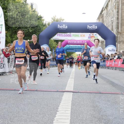 06.09.2026 - CURREX Alsterlauf Yannick Fuchs http://msf.ph/oto/10148130 06.09.2026 09:49:19 Ziel 1045, 2009, 2216, 3383, 3845, 3940, 4249, 4722, 4999, 5331, 5667, 5784, 5924, 6173, 6415, 8065 meine-sportfotos.de