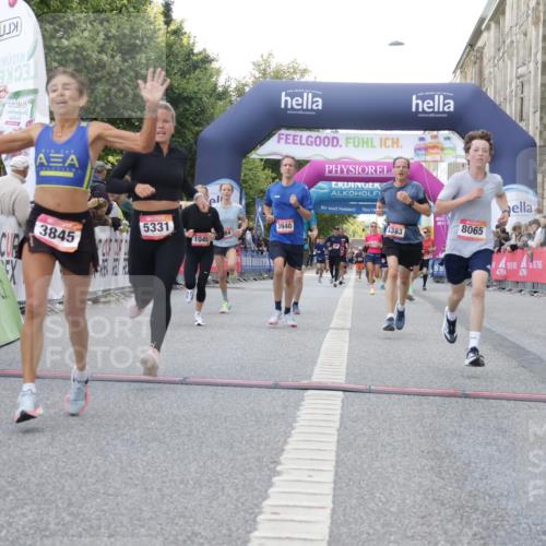 06.09.2026 - CURREX Alsterlauf Yannick Fuchs http://msf.ph/oto/10148150 06.09.2026 09:49:20 Ziel 1045, 2009, 2216, 3383, 3845, 3940, 4249, 4722, 4999, 5331, 5667, 5784, 5924, 6173, 6415, 8065 meine-sportfotos.de