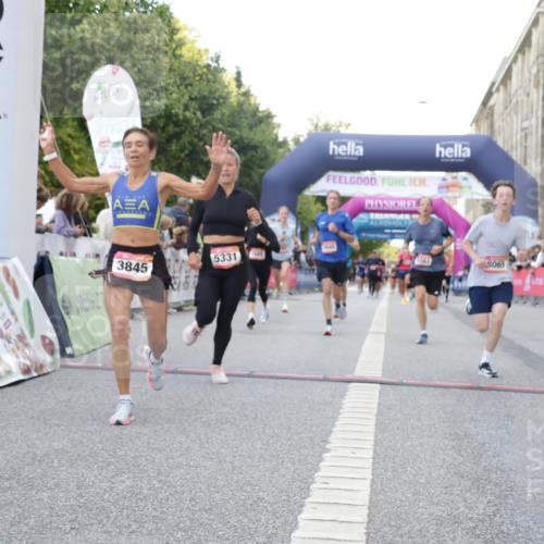 06.09.2026 - CURREX Alsterlauf Yannick Fuchs http://msf.ph/oto/10148154 06.09.2026 09:49:20 Ziel 1045, 2009, 2216, 3383, 3845, 3940, 4249, 4722, 4999, 5331, 5667, 5784, 5924, 6173, 6415, 8065 meine-sportfotos.de