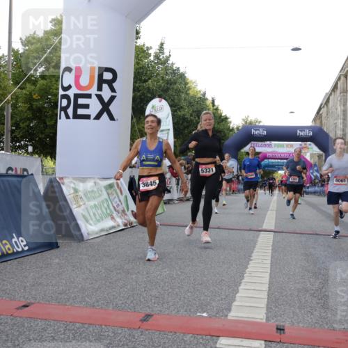 06.09.2026 - CURREX Alsterlauf Yannick Fuchs http://msf.ph/oto/10148160 06.09.2026 09:49:20 Ziel 1045, 2009, 2216, 3383, 3845, 3940, 4249, 4722, 4999, 5331, 5667, 5784, 5924, 6173, 6415, 8065 meine-sportfotos.de