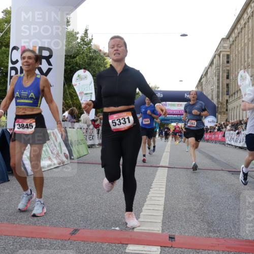 06.09.2026 - CURREX Alsterlauf Yannick Fuchs http://msf.ph/oto/10148195 06.09.2026 09:49:21 Ziel 1045, 2009, 2216, 3383, 3845, 3940, 4249, 4722, 4999, 5331, 5667, 5784, 6173, 6415, 8065 meine-sportfotos.de