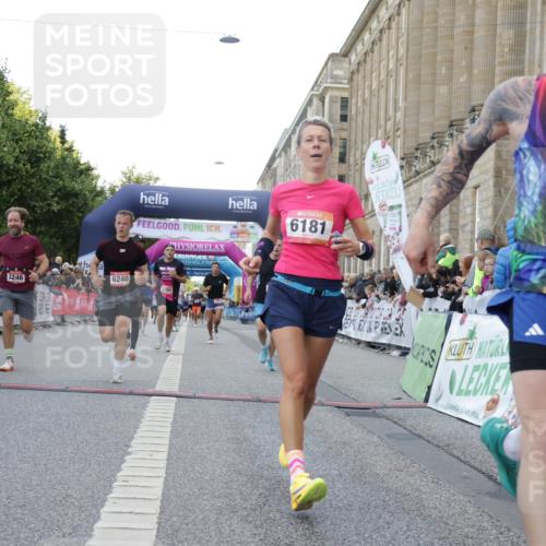 06.09.2026 - CURREX Alsterlauf Yannick Fuchs http://msf.ph/oto/10148380 06.09.2026 09:49:28 Ziel 1045, 2112, 2812, 3033, 3246, 3383, 3940, 4722, 4999, 5605, 5760, 5784, 6105, 6123, 6181, 6240 meine-sportfotos.de