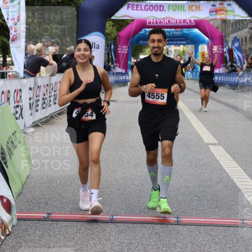 06.09.2026 - CURREX Alsterlauf Strokosch-Dieckow http://msf.ph/oto/10148459 06.09.2026 10:29:12 Ziel 4554, 4555 meine-sportfotos.de