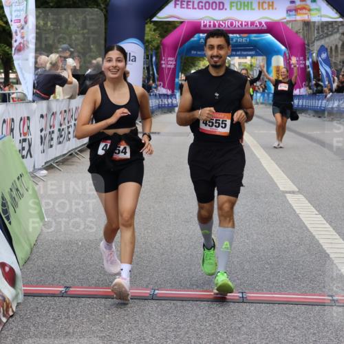 06.09.2026 - CURREX Alsterlauf Strokosch-Dieckow http://msf.ph/oto/10148462 06.09.2026 10:29:12 Ziel 4554, 4555 meine-sportfotos.de