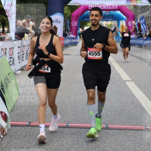 06.09.2026 - CURREX Alsterlauf Strokosch-Dieckow http://msf.ph/oto/10148476 06.09.2026 10:29:12 Ziel 4554, 4555 meine-sportfotos.de