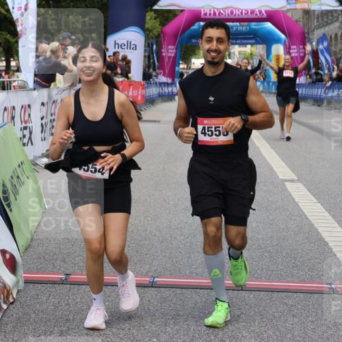06.09.2026 - CURREX Alsterlauf Strokosch-Dieckow http://msf.ph/oto/10148482 06.09.2026 10:29:12 Ziel 4554, 4555 meine-sportfotos.de
