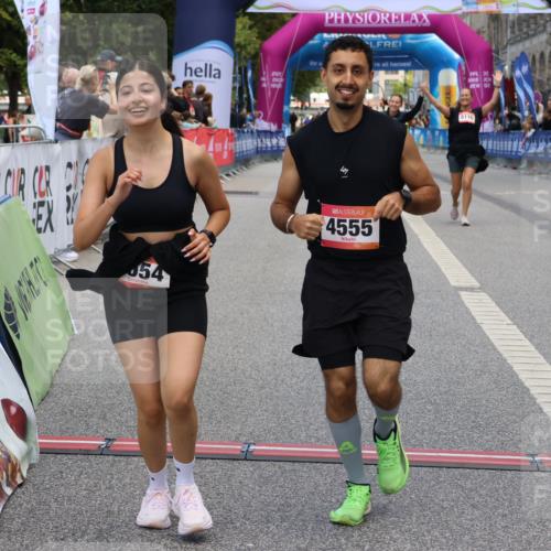 06.09.2026 - CURREX Alsterlauf Strokosch-Dieckow http://msf.ph/oto/10148485 06.09.2026 10:29:12 Ziel 4554, 4555 meine-sportfotos.de