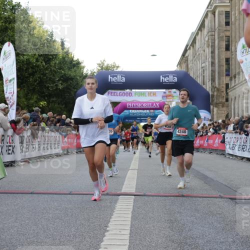 06.09.2026 - CURREX Alsterlauf Yannick Fuchs http://msf.ph/oto/10148492 06.09.2026 09:49:38 Ziel 2112, 2373, 2577, 2961, 3033, 3876, 4240, 4275, 4896, 5175, 5347, 6035, 6358, 6369, 8073, 8234 meine-sportfotos.de
