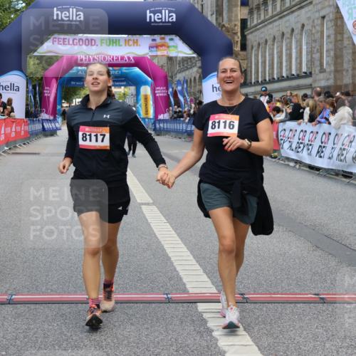 06.09.2026 - CURREX Alsterlauf Strokosch-Dieckow http://msf.ph/oto/10148497 06.09.2026 10:29:20 Ziel 8116, 8117 meine-sportfotos.de