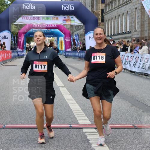 06.09.2026 - CURREX Alsterlauf Strokosch-Dieckow http://msf.ph/oto/10148505 06.09.2026 10:29:20 Ziel 8116, 8117 meine-sportfotos.de
