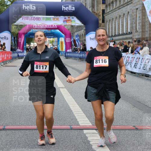 06.09.2026 - CURREX Alsterlauf Strokosch-Dieckow http://msf.ph/oto/10148508 06.09.2026 10:29:20 Ziel 8116, 8117 meine-sportfotos.de