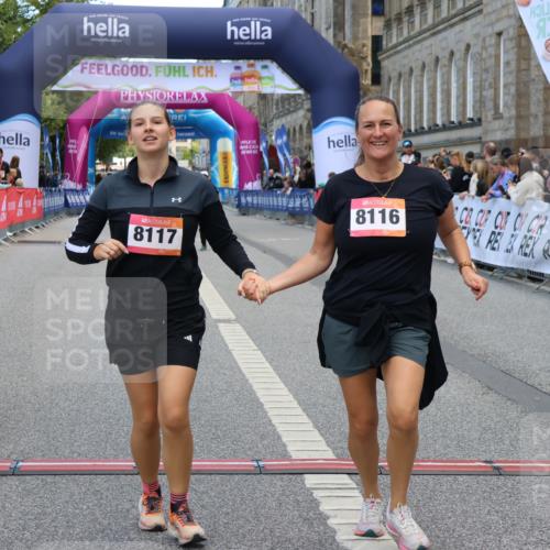 06.09.2026 - CURREX Alsterlauf Strokosch-Dieckow http://msf.ph/oto/10148510 06.09.2026 10:29:20 Ziel 8116, 8117 meine-sportfotos.de