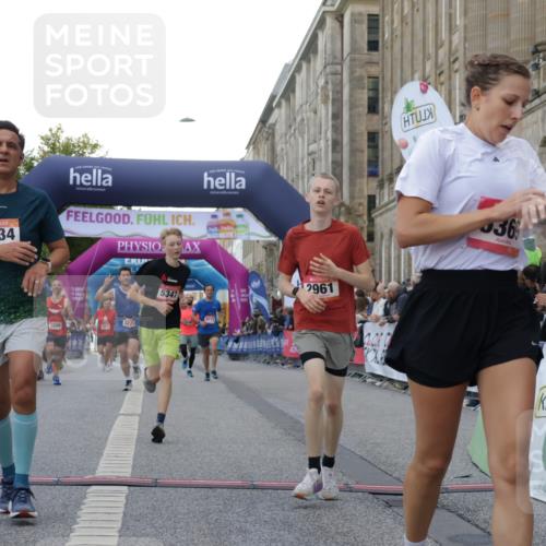 06.09.2026 - CURREX Alsterlauf Yannick Fuchs http://msf.ph/oto/10148573 06.09.2026 09:49:40 Ziel 2373, 2577, 2961, 3223, 3876, 4240, 4275, 4896, 5175, 5347, 6035, 6358, 6369, 8073, 8234 meine-sportfotos.de