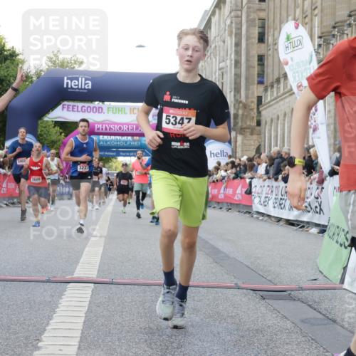 06.09.2026 - CURREX Alsterlauf Yannick Fuchs http://msf.ph/oto/10148582 06.09.2026 09:49:42 Ziel 2180, 2373, 2577, 2609, 2870, 2961, 3223, 3876, 4112, 4240, 4275, 5175, 5347, 5902, 6035, 6358, 6369, 8073, 8234 meine-sportfotos.de