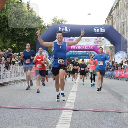 06.09.2026 - CURREX Alsterlauf Yannick Fuchs http://msf.ph/oto/10148616 06.09.2026 09:49:43 Ziel 2180, 2373, 2577, 2609, 2870, 2961, 3113, 3223, 3876, 4112, 4240, 4275, 5175, 5347, 5902, 6035, 6323, 6358, 6369, 8234, 8337 meine-sportfotos.de