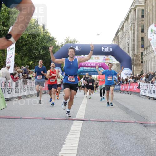 06.09.2026 - CURREX Alsterlauf Yannick Fuchs http://msf.ph/oto/10148625 06.09.2026 09:49:44 Ziel 2180, 2577, 2609, 2870, 2961, 3063, 3113, 3223, 4112, 4212, 4240, 5175, 5347, 5902, 6035, 6323, 6358, 6369, 8234, 8337 meine-sportfotos.de