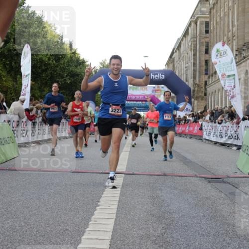 06.09.2026 - CURREX Alsterlauf Yannick Fuchs http://msf.ph/oto/10148648 06.09.2026 09:49:44 Ziel 2180, 2577, 2609, 2870, 2961, 3063, 3113, 3223, 4112, 4212, 4240, 5175, 5347, 5902, 6035, 6323, 6358, 6369, 8234, 8337 meine-sportfotos.de