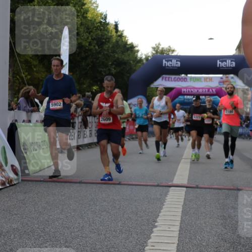 06.09.2026 - CURREX Alsterlauf Yannick Fuchs http://msf.ph/oto/10148696 06.09.2026 09:49:46 Ziel 2180, 2609, 2870, 2961, 3063, 3113, 3223, 3368, 4112, 4212, 4240, 5175, 5347, 5902, 6035, 6323, 6369, 8234, 8337 meine-sportfotos.de