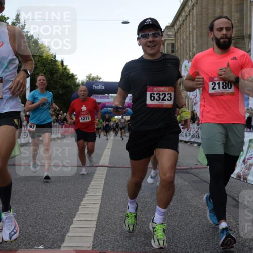 06.09.2026 - CURREX Alsterlauf Yannick Fuchs http://msf.ph/oto/10148778 06.09.2026 09:49:49 Ziel 2180, 2609, 2870, 3063, 3113, 3223, 3368, 4112, 4161, 4212, 4932, 5175, 5346, 5347, 5902, 6323, 8337 meine-sportfotos.de