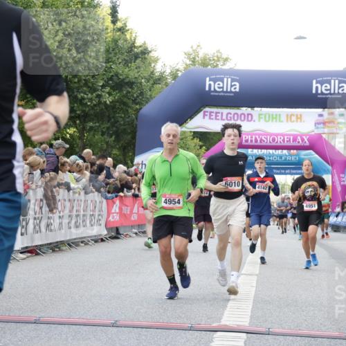 06.09.2026 - CURREX Alsterlauf Yannick Fuchs http://msf.ph/oto/10148915 06.09.2026 09:49:55 Ziel 2094, 2814, 2823, 3063, 3113, 3368, 3492, 4142, 4161, 4212, 4428, 4532, 4932, 4951, 4954, 5346, 6010, 6323, 6475, 8337 meine-sportfotos.de