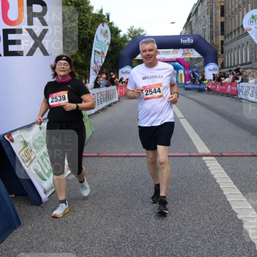 06.09.2026 - CURREX Alsterlauf Strokosch-Dieckow http://msf.ph/oto/10148954 06.09.2026 10:32:15 Ziel 2539, 2544, 2906, 3329, 4723 meine-sportfotos.de