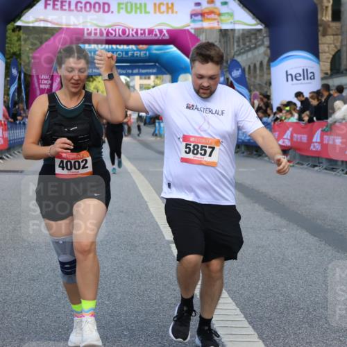 06.09.2026 - CURREX Alsterlauf Strokosch-Dieckow http://msf.ph/oto/10148965 06.09.2026 10:32:25 Ziel 2212, 4002, 5857 meine-sportfotos.de