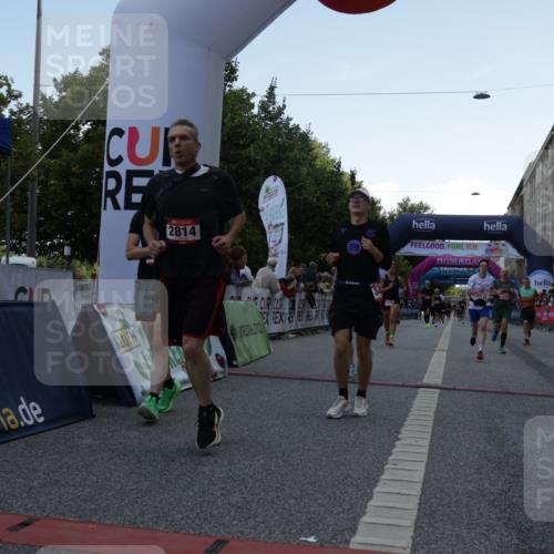 06.09.2026 - CURREX Alsterlauf Yannick Fuchs http://msf.ph/oto/10148996 06.09.2026 09:50:01 Ziel 2094, 2814, 2823, 3492, 4105, 4142, 4161, 4428, 4532, 4932, 4951, 4954, 5346, 5628, 5744, 5834, 6010, 6157, 6475 meine-sportfotos.de