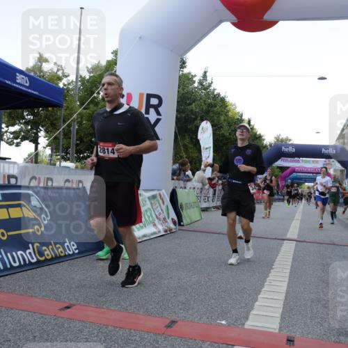 06.09.2026 - CURREX Alsterlauf Yannick Fuchs http://msf.ph/oto/10149005 06.09.2026 09:50:01 Ziel 2094, 2814, 2823, 3492, 4105, 4142, 4161, 4428, 4532, 4932, 4951, 4954, 5346, 5628, 5744, 5834, 6010, 6157, 6475 meine-sportfotos.de