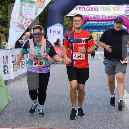 06.09.2026 - CURREX Alsterlauf Strokosch-Dieckow http://msf.ph/oto/10149010 06.09.2026 10:32:56 Ziel 2955, 4346, 4542, 4543, 5019 meine-sportfotos.de