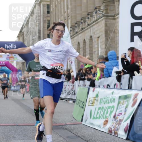 06.09.2026 - CURREX Alsterlauf Yannick Fuchs http://msf.ph/oto/10149038 06.09.2026 09:50:03 Ziel 2020, 2094, 2814, 2823, 3492, 3739, 4105, 4142, 4393, 4951, 4954, 5628, 5744, 5834, 6010, 6157, 6475 meine-sportfotos.de