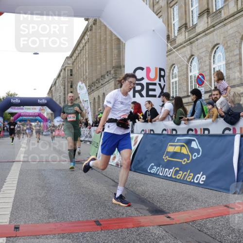 06.09.2026 - CURREX Alsterlauf Yannick Fuchs http://msf.ph/oto/10149053 06.09.2026 09:50:04 Ziel 2020, 2094, 2639, 2814, 2823, 3492, 3739, 4105, 4142, 4393, 4951, 4954, 5316, 5628, 5744, 5834, 6010, 6157, 6428, 6475 meine-sportfotos.de