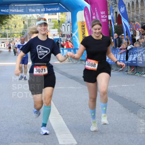 06.09.2026 - CURREX Alsterlauf Strokosch-Dieckow http://msf.ph/oto/10149067 06.09.2026 10:34:20 Ziel 3071, 3088 meine-sportfotos.de