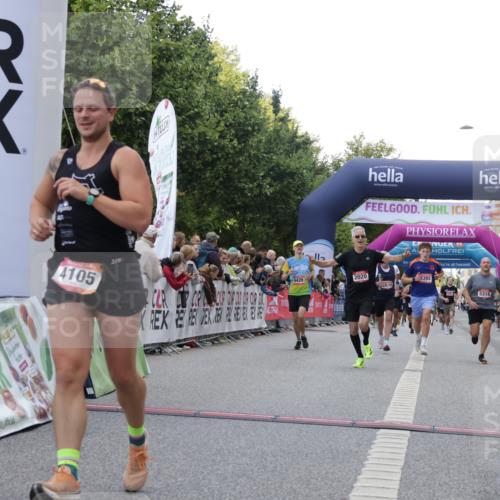 06.09.2026 - CURREX Alsterlauf Yannick Fuchs http://msf.ph/oto/10149075 06.09.2026 09:50:05 Ziel 2020, 2094, 2639, 2814, 2823, 3492, 3739, 4105, 4142, 4393, 4951, 5316, 5628, 5744, 5834, 6157, 6428, 6475 meine-sportfotos.de