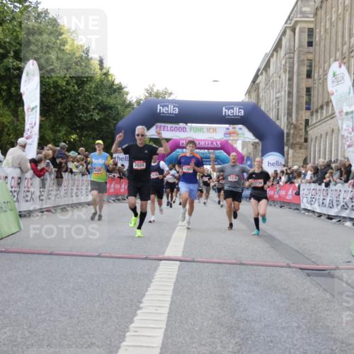 06.09.2026 - CURREX Alsterlauf Yannick Fuchs http://msf.ph/oto/10149095 06.09.2026 09:50:06 Ziel 2020, 2094, 2639, 2814, 2823, 3492, 3739, 4105, 4142, 4393, 4951, 5316, 5628, 5744, 5834, 6157, 6428 meine-sportfotos.de