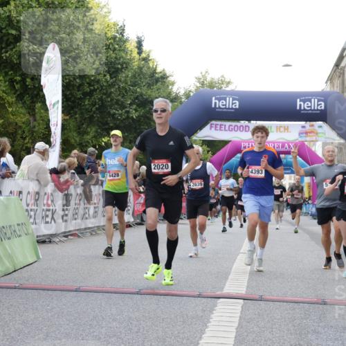 06.09.2026 - CURREX Alsterlauf Yannick Fuchs http://msf.ph/oto/10149110 06.09.2026 09:50:07 Ziel 2020, 2094, 2639, 2814, 2823, 3492, 3739, 4083, 4105, 4393, 5316, 5628, 5744, 5834, 6157, 6428 meine-sportfotos.de