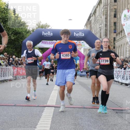 06.09.2026 - CURREX Alsterlauf Yannick Fuchs http://msf.ph/oto/10149139 06.09.2026 09:50:08 Ziel 2020, 2639, 3739, 4083, 4101, 4105, 4393, 4435, 5316, 5628, 5744, 5834, 6157, 6428 meine-sportfotos.de