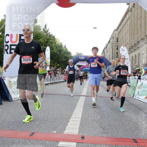 06.09.2026 - CURREX Alsterlauf Yannick Fuchs http://msf.ph/oto/10149145 06.09.2026 09:50:08 Ziel 2020, 2639, 3739, 4083, 4101, 4105, 4393, 4435, 5316, 5628, 5744, 5834, 6157, 6428 meine-sportfotos.de