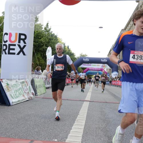 06.09.2026 - CURREX Alsterlauf Yannick Fuchs http://msf.ph/oto/10149168 06.09.2026 09:50:10 Ziel 2020, 2256, 2639, 3739, 4083, 4101, 4105, 4393, 4435, 5191, 5316, 5628, 5744, 5834, 5981, 6077, 6274, 6428 meine-sportfotos.de