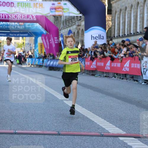 06.09.2026 - CURREX Alsterlauf Strokosch-Dieckow http://msf.ph/oto/10149217 06.09.2026 10:52:18 Ziel 200, 252, 301, 8339 meine-sportfotos.de