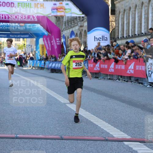 06.09.2026 - CURREX Alsterlauf Strokosch-Dieckow http://msf.ph/oto/10149218 06.09.2026 10:52:18 Ziel 200, 252, 301, 8339 meine-sportfotos.de