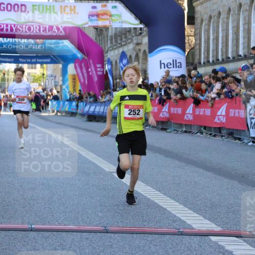 06.09.2026 - CURREX Alsterlauf Strokosch-Dieckow http://msf.ph/oto/10149220 06.09.2026 10:52:18 Ziel 200, 252, 301, 8339 meine-sportfotos.de