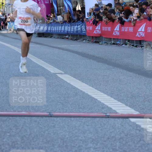 06.09.2026 - CURREX Alsterlauf Strokosch-Dieckow http://msf.ph/oto/10149225 06.09.2026 10:52:20 Ziel 200, 252, 301, 8339 meine-sportfotos.de
