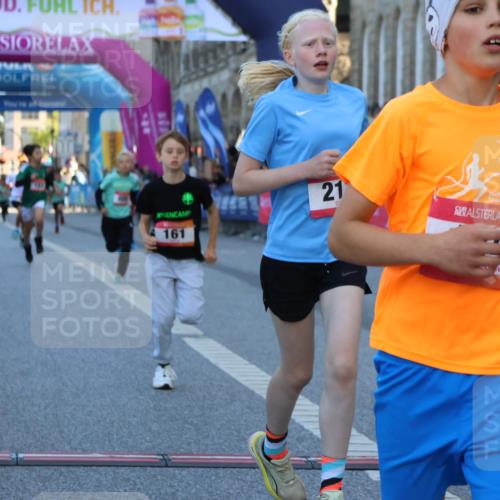06.09.2026 - CURREX Alsterlauf Strokosch-Dieckow http://msf.ph/oto/10149245 06.09.2026 10:52:37 Ziel 161, 174, 182, 213, 268, 307, 316, 409 meine-sportfotos.de
