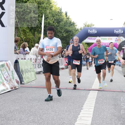 06.09.2026 - CURREX Alsterlauf Yannick Fuchs http://msf.ph/oto/10149252 06.09.2026 09:50:14 Ziel 2020, 2256, 2639, 2720, 3455, 3488, 3739, 4083, 4101, 4393, 4435, 4541, 5191, 5264, 5316, 5326, 5949, 5981, 6077, 6274, 6428 meine-sportfotos.de