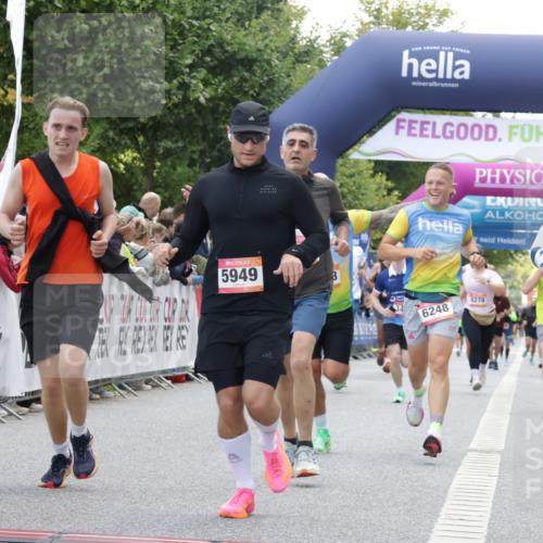 06.09.2026 - CURREX Alsterlauf Yannick Fuchs http://msf.ph/oto/10149322 06.09.2026 09:50:18 Ziel 2256, 2720, 3333, 3455, 3475, 3488, 4083, 4101, 4435, 4541, 4700, 5006, 5191, 5264, 5326, 5949, 5981, 6077, 6248, 6274, 8256, 8278 meine-sportfotos.de