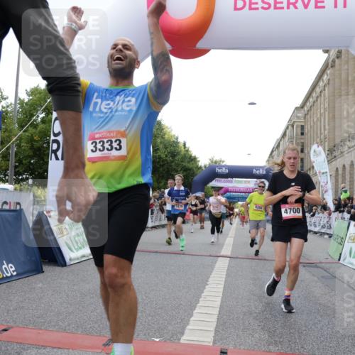 06.09.2026 - CURREX Alsterlauf Yannick Fuchs http://msf.ph/oto/10149431 06.09.2026 09:50:22 Ziel 2453, 2720, 2878, 3044, 3333, 3455, 3475, 3488, 4541, 4568, 4700, 4840, 5006, 5264, 5326, 5949, 5981, 6077, 6248, 8156, 8256, 8278 meine-sportfotos.de